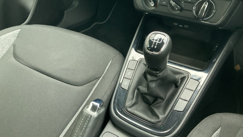 Skoda Fabia 1.0 MPI 80 SE Comfort 5dr Petrol Hatchback